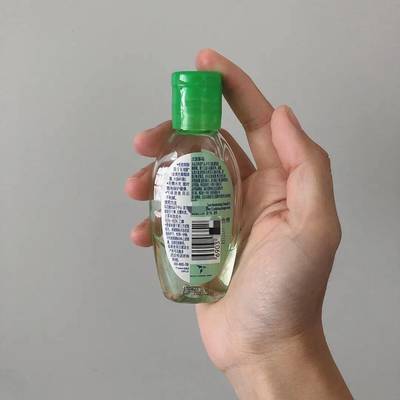 面對初冬寒氣更來的手一點(diǎn)溫情變整潔的未來